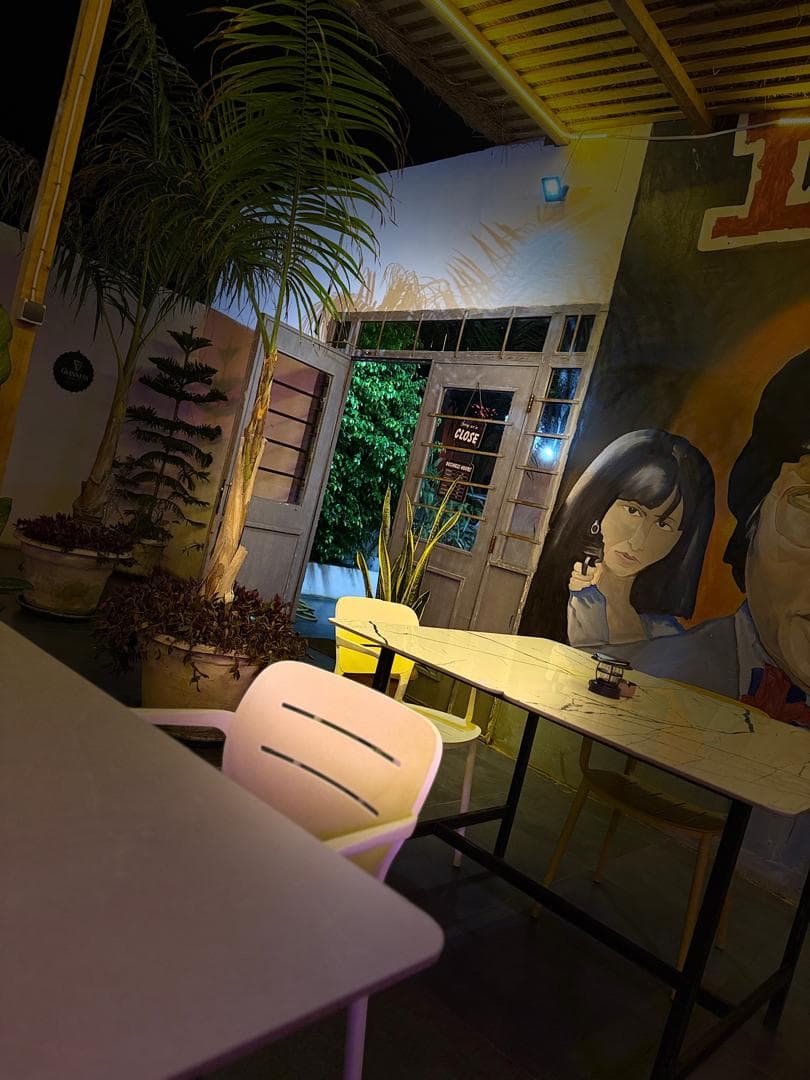 La terrasse extérieure du restaurant SHALUC